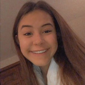Meet your Posher, Mia